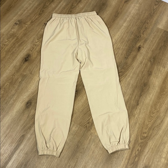 Lightweight beige jogger pants size small - Picture 7 of 7